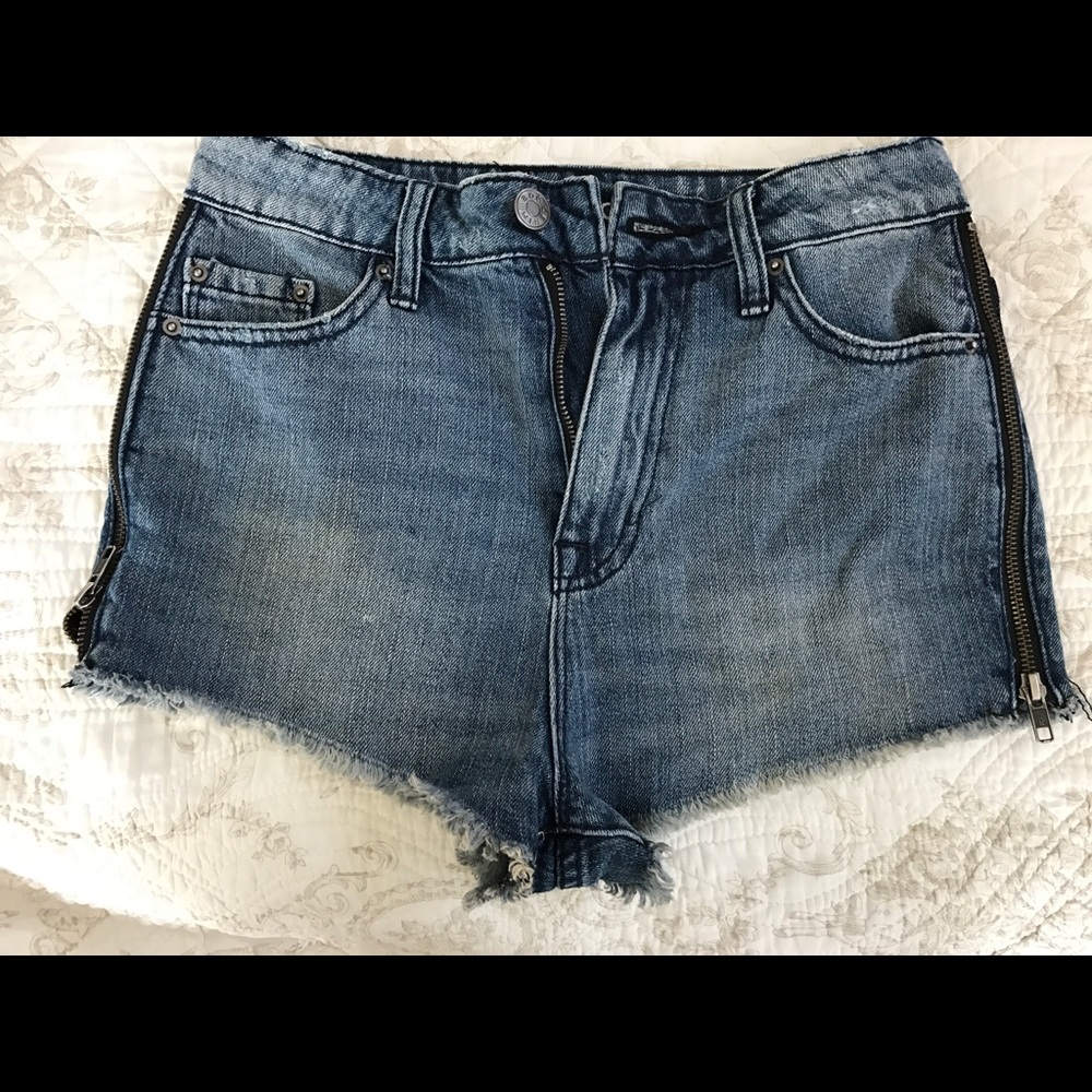 BDG Super Highrise Cheeky Shorts